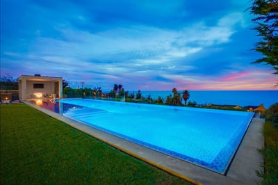 Luxury Villa Photo #5