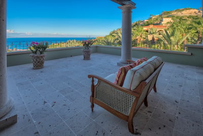 Luxury Villa Photo #30
