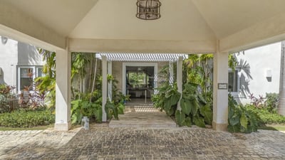 Luxury Villa Photo #38