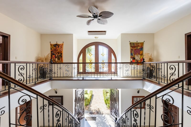 Colonial Beach Villa