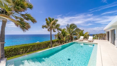 Luxury Villa Photo #16