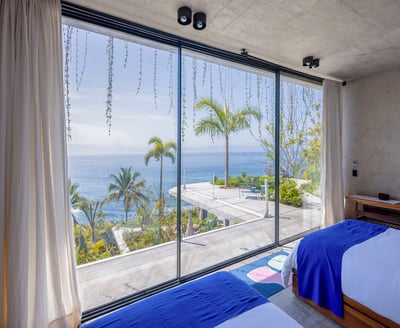 Luxury Villa Photo #50