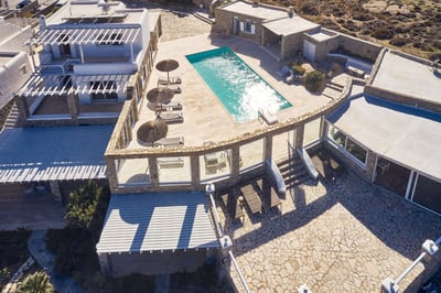 Luxury Villa Photo #4
