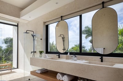Luxury Villa Photo #26