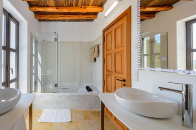 Luxury Villa Photo #35