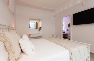 Luxury Villa Photo #17