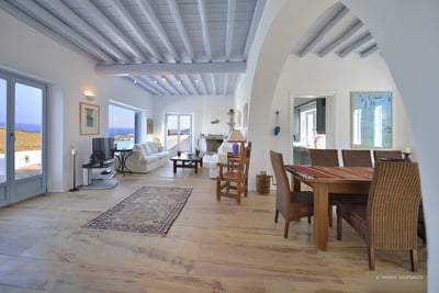 Luxury Villa Photo #9