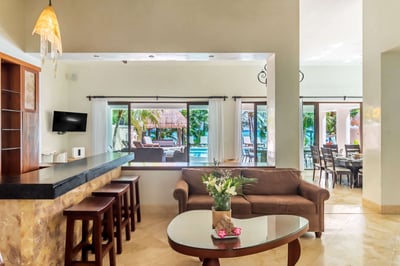 Luxury Villa Photo #36