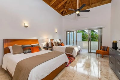 Luxury Villa Photo #51