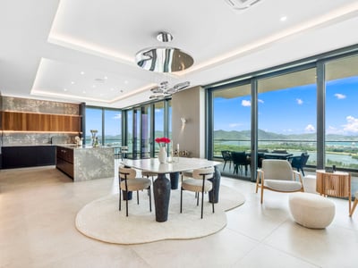 Luxury Villa Photo #26