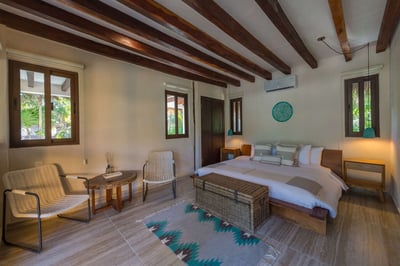 Luxury Villa Photo #11