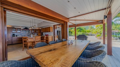 Luxury Villa Photo #20