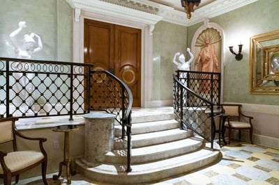 Luxury Villa Photo #3