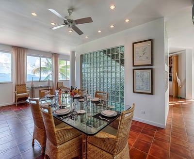 Luxury Villa Photo #17