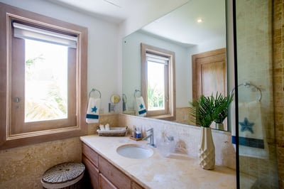 Luxury Villa Photo #53