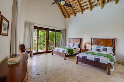 Luxury Villa Photo #42