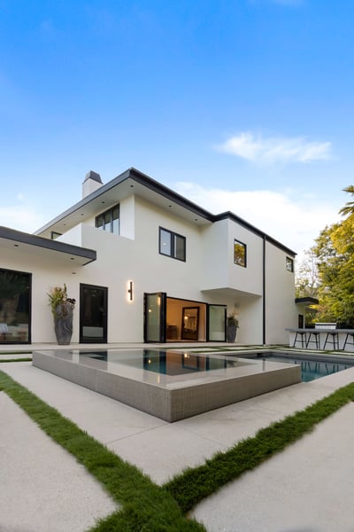Luxury Villa Photo #3