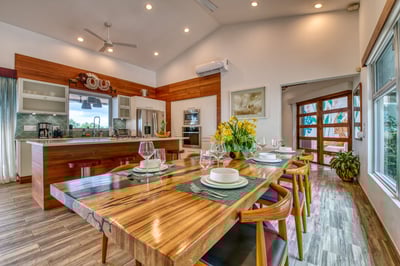 Luxury Villa Photo #23