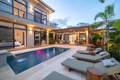 Luxury Villa Photo #6