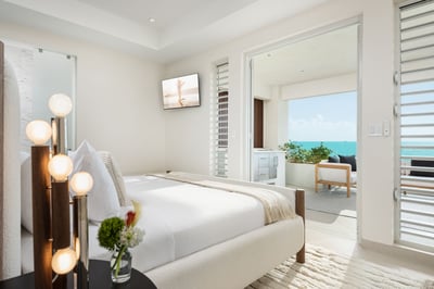 Luxury Villa Photo #14