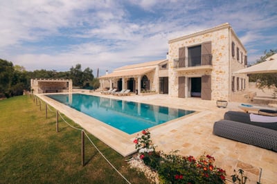Luxury Villa Photo #5