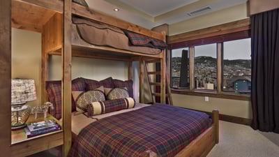 Twin over queen bunkroom