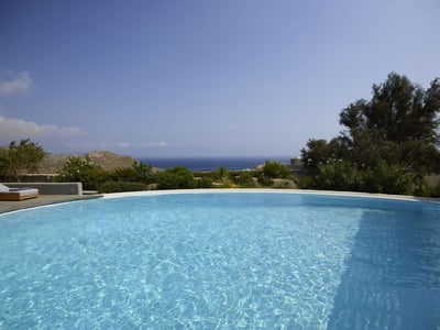 Luxury Villa Photo #6