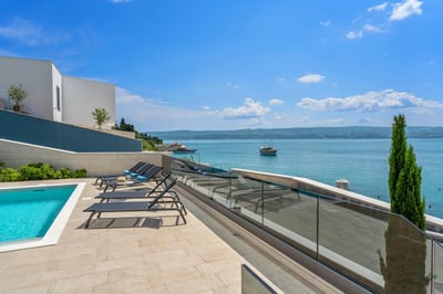 Luxury Villa Photo #12