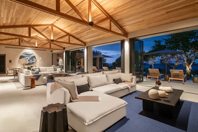 Luxury Villa Photo #17