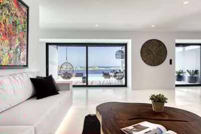 Luxury Villa Photo #9