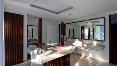 Luxury Villa Photo #35