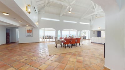 Luxury Villa Photo #18