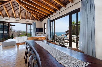 Luxury Villa Photo #7