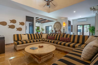 Luxury Villa Photo #29