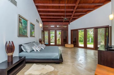 Luxury Villa Photo #28