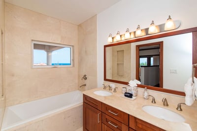 Luxury Villa Photo #13