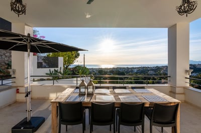Luxury Villa Photo #8