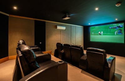 Luxury Villa Photo #17