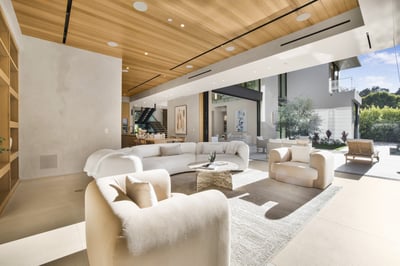 Luxury Villa Photo #36