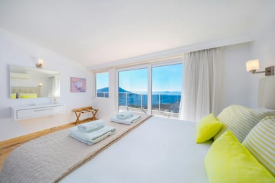 Luxury Villa Photo #24