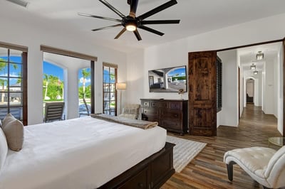 Luxury Villa Photo #25