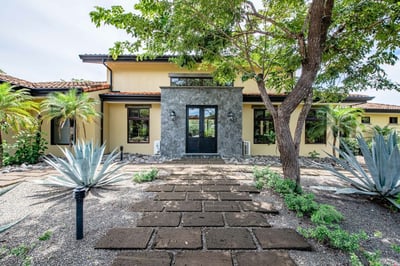 Luxury Villa Photo #6