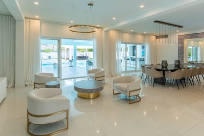 Luxury Villa Photo #25