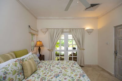 Luxury Villa Photo #15