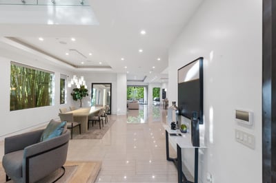 Luxury Villa Photo #16