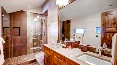 Upper level bath