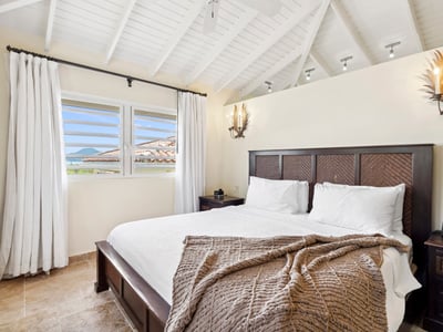 Luxury Villa Photo #55