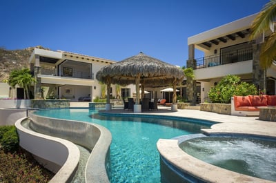 Luxury Villa Photo #3