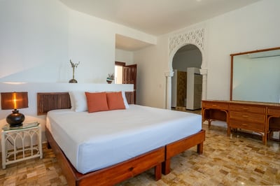 Luxury Villa Photo #46