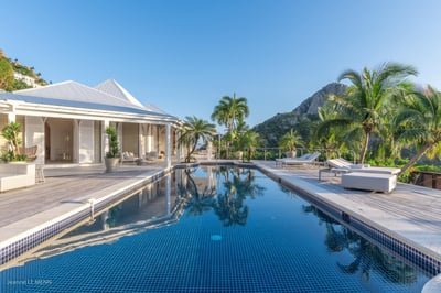 Luxury Villa Photo #3